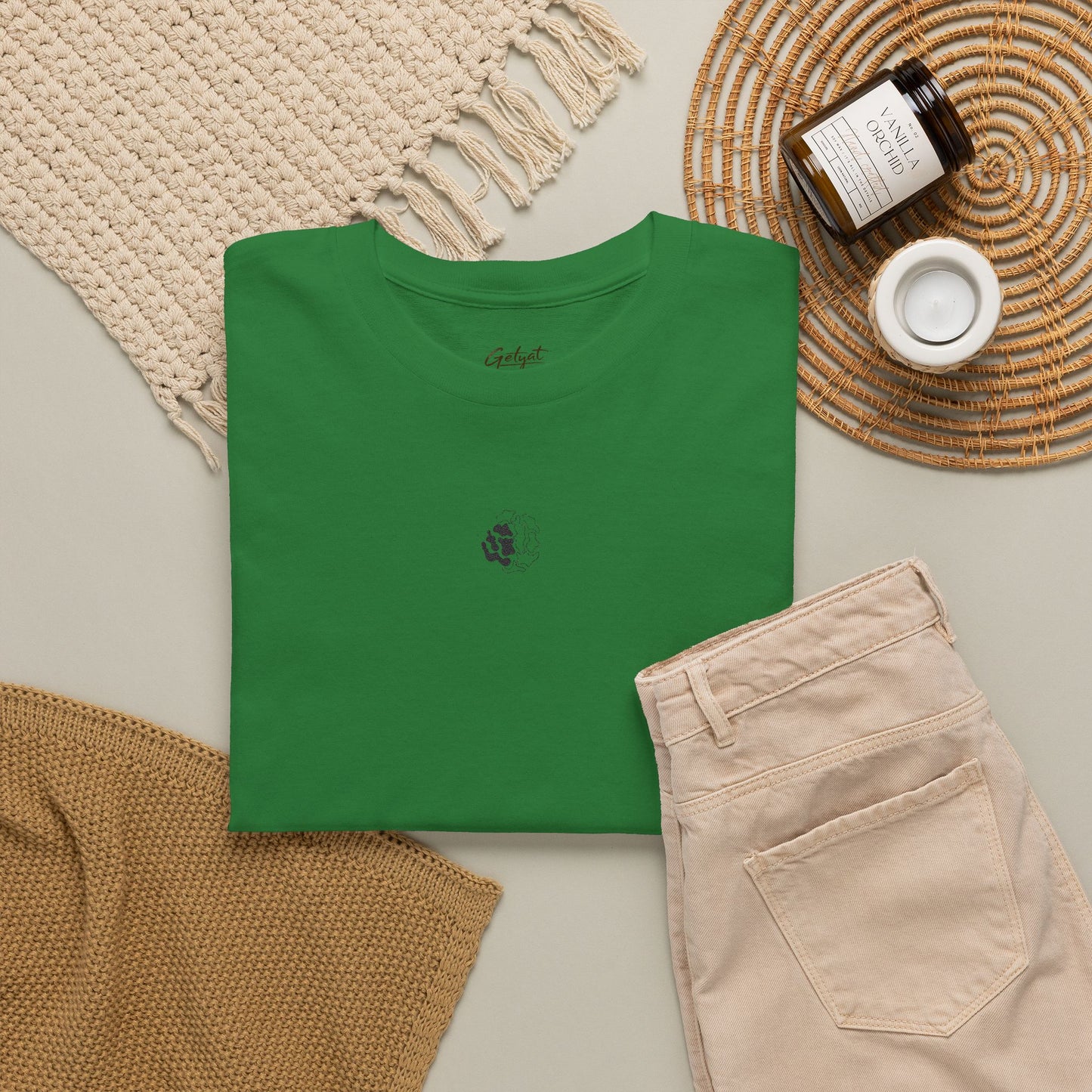 Minimalist Palm Tree T-Shirt – Small Chest Graphic Beach-Inspired Tee for Everyday Style