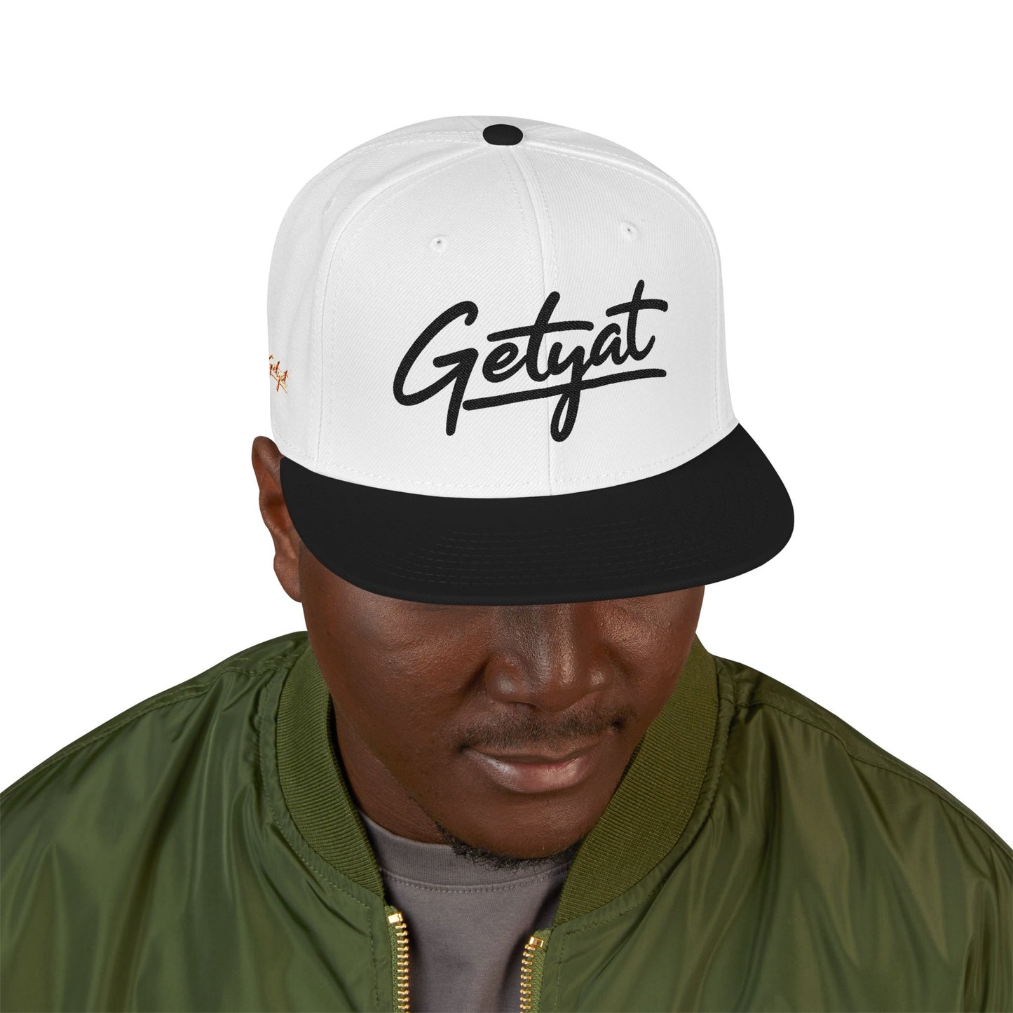 Embroidered “Getyat” Script Logo Snapback Hat – Premium Streetwear Cap for Everyday Style