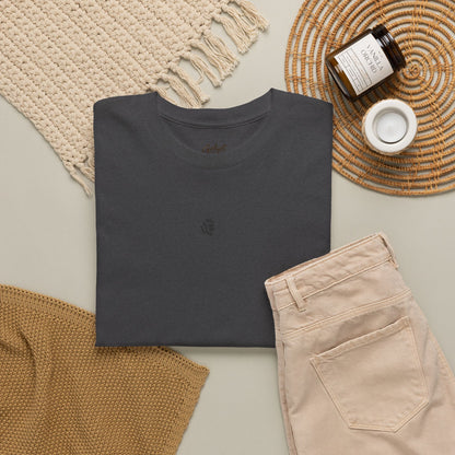 Minimalist Palm Tree T-Shirt – Small Chest Graphic Beach-Inspired Tee for Everyday Style