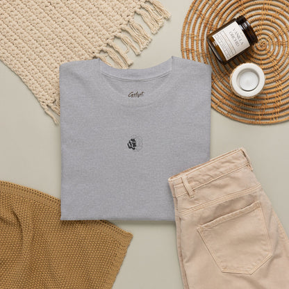 Minimalist Palm Tree T-Shirt – Small Chest Graphic Beach-Inspired Tee for Everyday Style